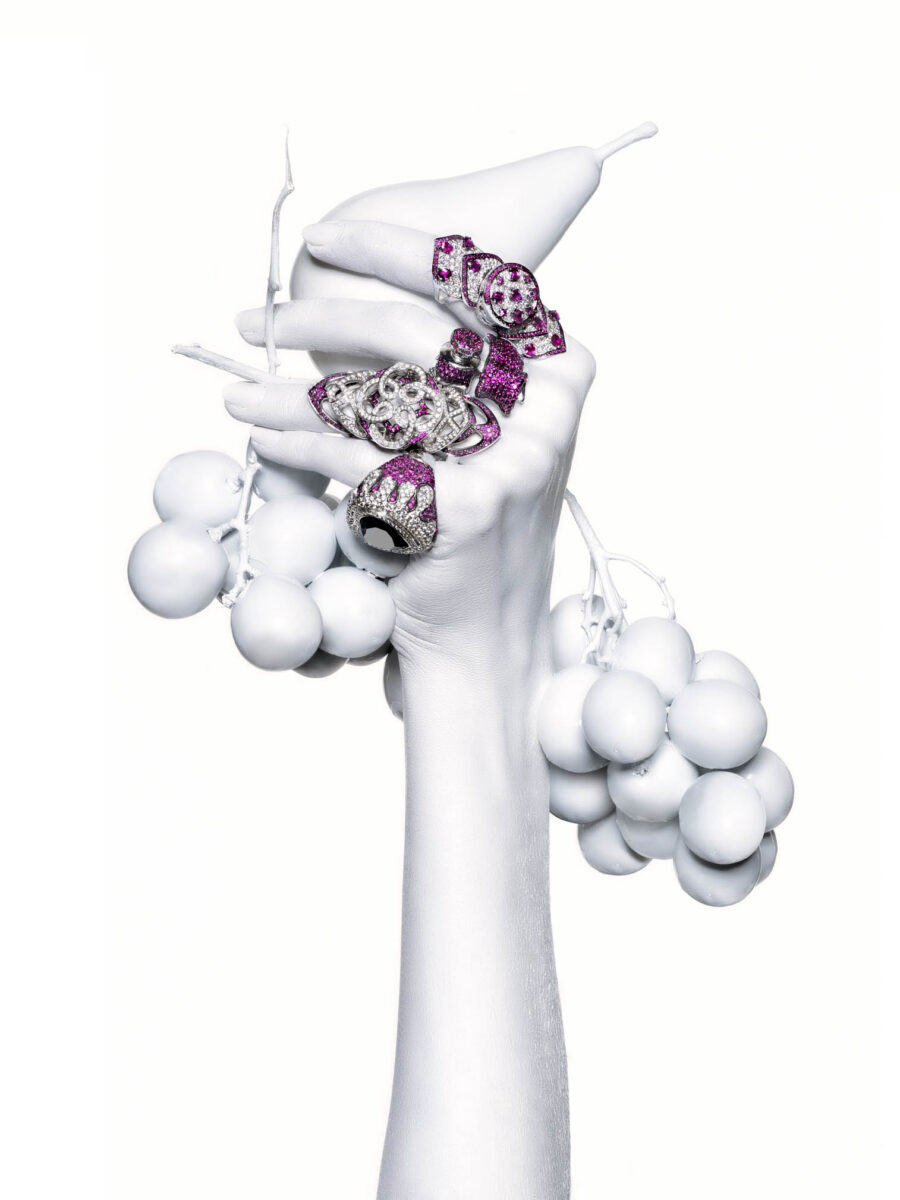 BRIGHTNESS DARK AND WHITE FRUIT N.03 — fotografia d'arte in edizione limitata di Andrea Piunti