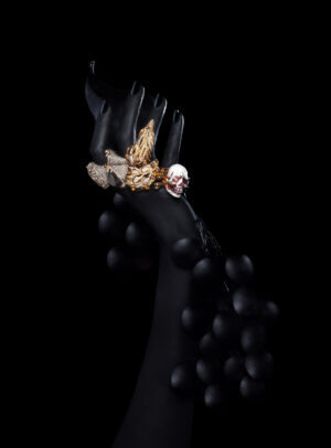 BRIGHTNESS DARK AND WHITE FRUIT N.06 — fotografia d'arte in edizione limitata di Andrea Piunti